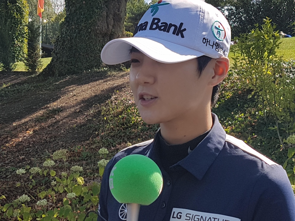 (에비앙 레뱅 <프랑스>=연합뉴스) 이광철 특파원 = 박성현이 15일(현지시간) 열린 LPGA 에비앙 챔피언십 1라운드를 8언더파로 마친 뒤 인터뷰하고 있다.