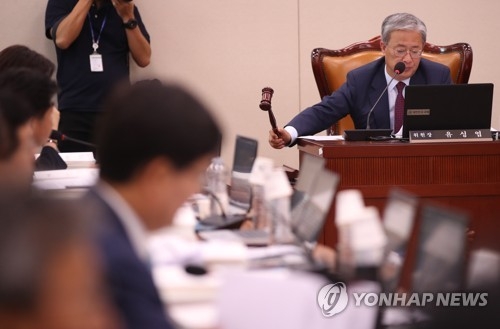 문체부 산하기관 '반성문' 쏟아져…여명숙 "불통 행정이 주적" - 2