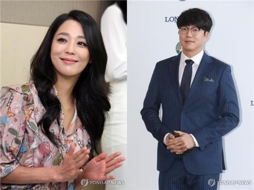 한고은(왼쪽)과 성시경
