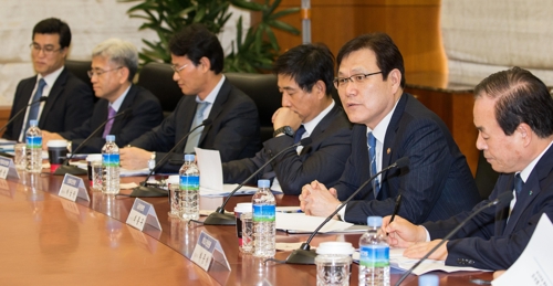 최종구 "자산운용사, 투자자 위했는지 돌아봐야" - 1