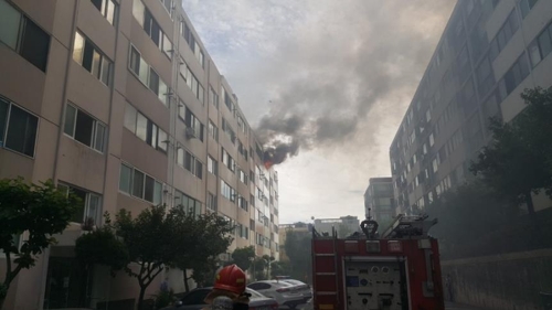아파트 화재 현장