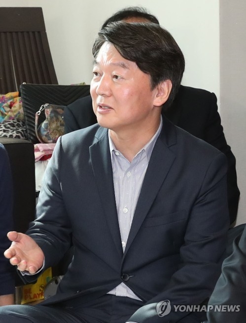 안철수, 文대통령 김이수 옹호 페북글에 "트럼프 따라하기"(종합) - 1