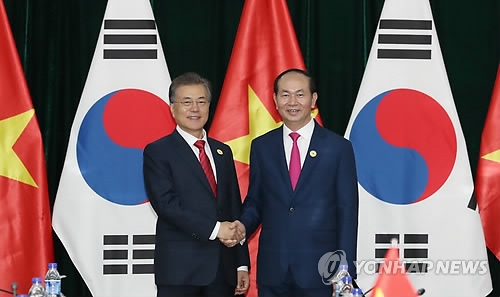 악수하는 양국 정상
