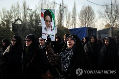 30일 테헤란에서 열린 최고지도자 지지 시위[AFP=연합뉴스자료사진]