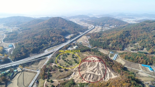 부여 능안골 고분군. 붉은색 원 안쪽이 2018년 조사지역이다.