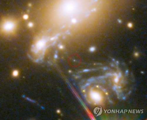 지구에서 가장 멀리 떨어진 별 발견…90억 광년 거리 - 2