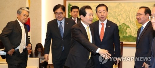 여야 '일식-중식 두 끼 한솥밥 먹었지만…' 개헌·방송법 쳇바퀴 - 1