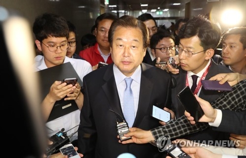 김무성, 2020년 총선 불출마…"새 보수정당 재건해야" - 1