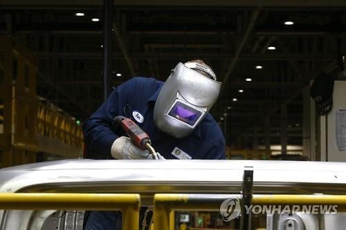 미 산업생산, 감소세로 반전…5월 0.1%↓ - 1