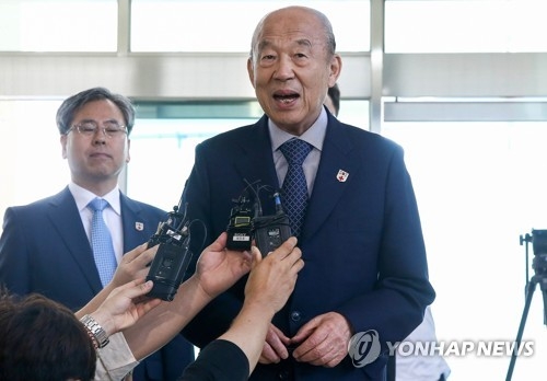 남북적십자회담 대표단, '금강산으로'