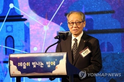 문학평론가 황현산