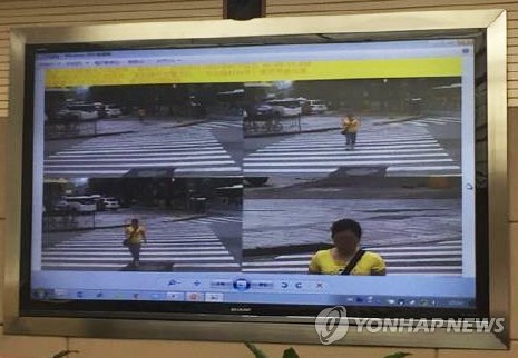 중국의 얼굴인식 감시카메라에 촬영된 행인 모습