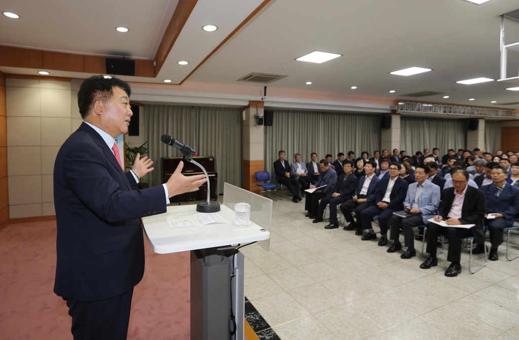 한범덕 청주시장 "공무원이 편한 곳 근무 원하면 세금도둑" - 1