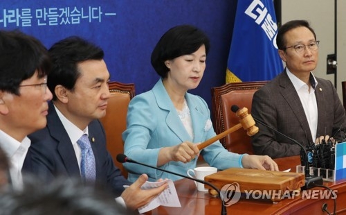 민주 '당대표 따로 선출' 확정…선출직 최고위원은 5명 - 1