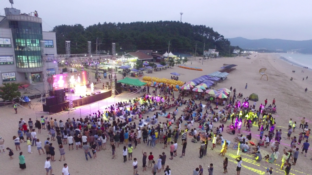 지난해 신지명사십리서 열린 클 콘서트 모습.