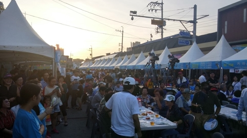 지난해 모래내시장에서 열린 치맥축제 행사 모습