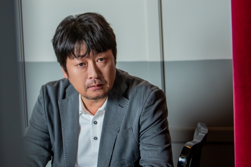 김윤석