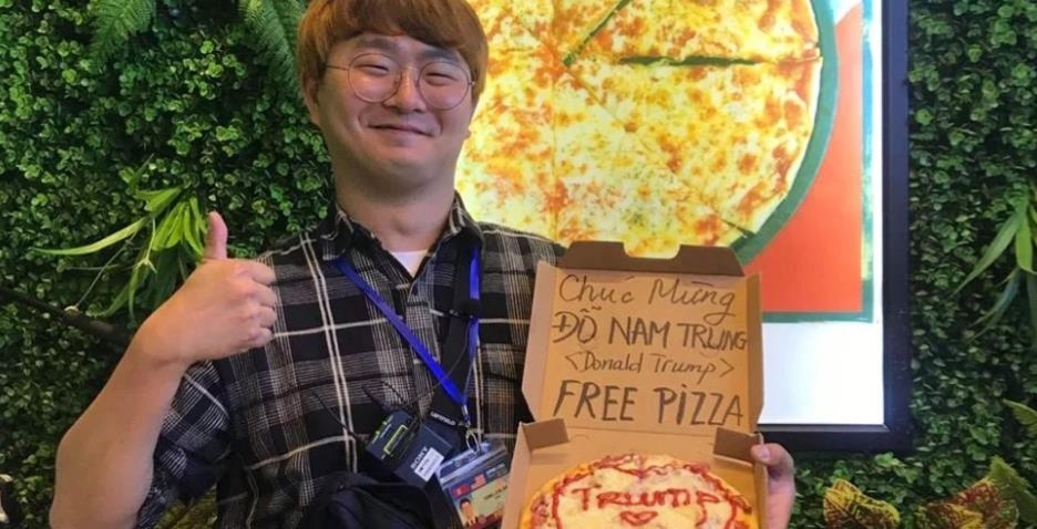 북미 정상회담을 맞아 무료 피자 이벤트를 하는 하노이의 피자가게