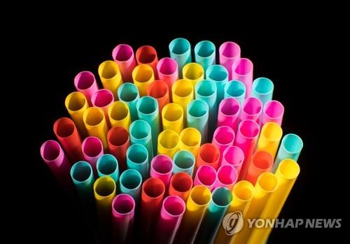 플라스틱 빨대
