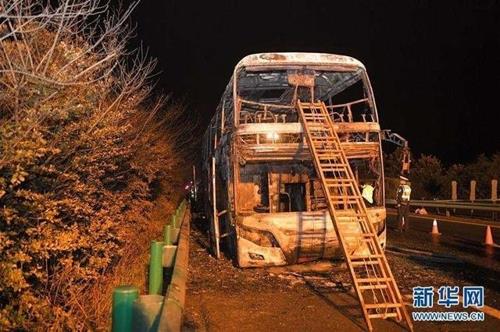 후난성 고속도로서 발생한 관광버스 화재사고 현장