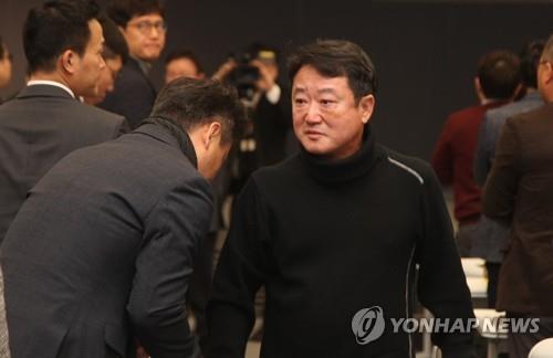퇴진 선언한 이웅열 코오롱그룹 회장