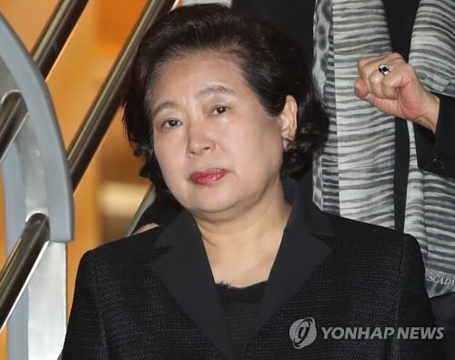조양호 한진그룹 회장 빈소 찾은 현정은
