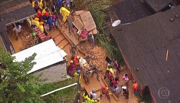 브라질 북동부 헤시피 시 일대에서 폭우 때문에 인명·재산 피해가 발생했다. [브라질 글로부 TV]