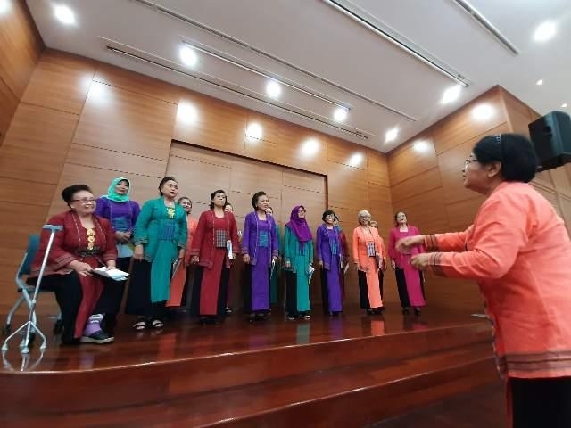 주인도네시아 한국대사관에서 공연하는 디알리타 합창단