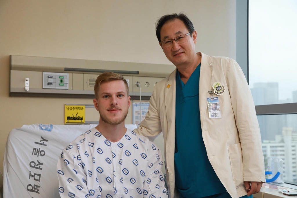 서울성모병원, 독일서 실패한 오목가슴 환자 수술 성공