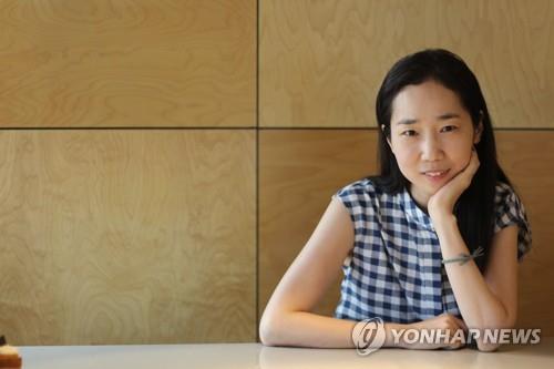 민지은 작가