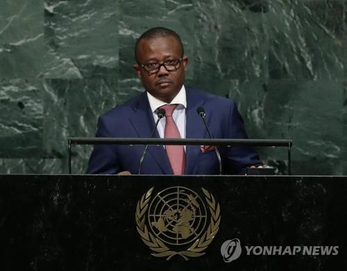 서아프리카 기니비사우 대선에서 당선된 우마로 시소코 엠발로 전 총리[AP=연합뉴스]