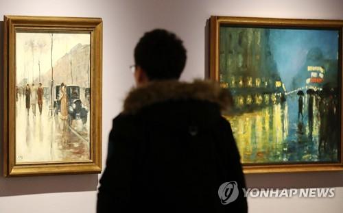 (서울=연합뉴스) 이재희 기자 = 16일 오전 서울 서초구 예술의전당 한가람미술관에서 열린 '모네에서 세잔까지: 예루살렘 이스라엘 박물관 인상파와 후기 인상파 걸작전' 간담회 참석자가 전시를 관람하고 있다. 이 전시는 4월 19일까지 열린다. 2020.1.16