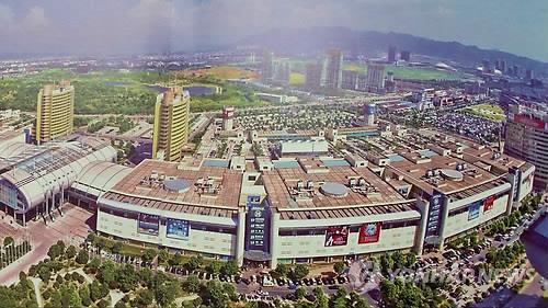 전 세계 슈퍼마켓으로 불리는 중국 이우시 상업지역 