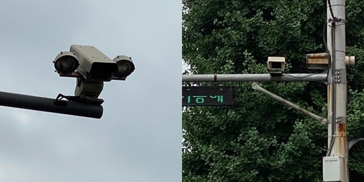 신촌로에 있는 CCTV(왼쪽)와 스피커