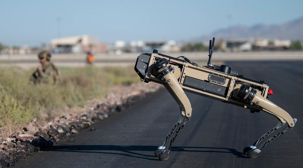 미국 공군이 운용하고 있는 로봇 군견[미국 공군 제공, DB 및 재사용 금지]
