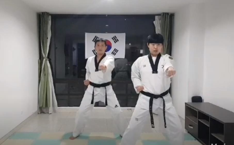 콜롬비아 군 유튜브 채널에 게재된 한국 장교들의 태권도 교육영상
