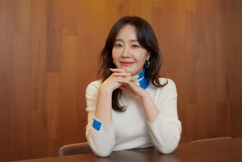 배우 엄지원