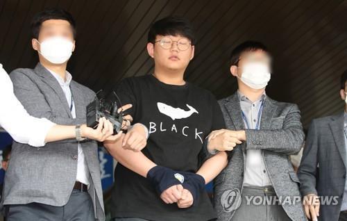 얼굴 드러낸 '갓갓' 문형욱