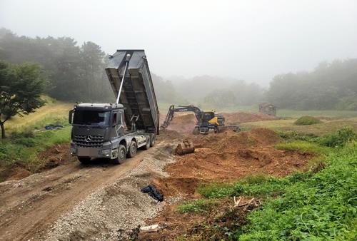 퇴비 매립 중인 대전 유성구 현장