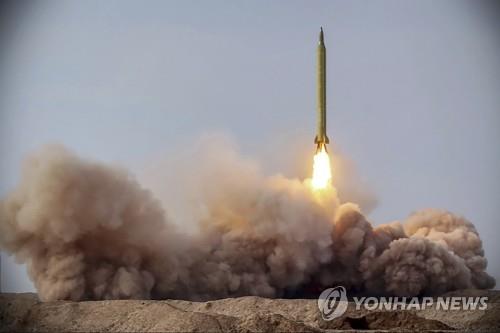 16일 진행된 훈련에서 발사된 이란 혁명수비대의 탄도미사일