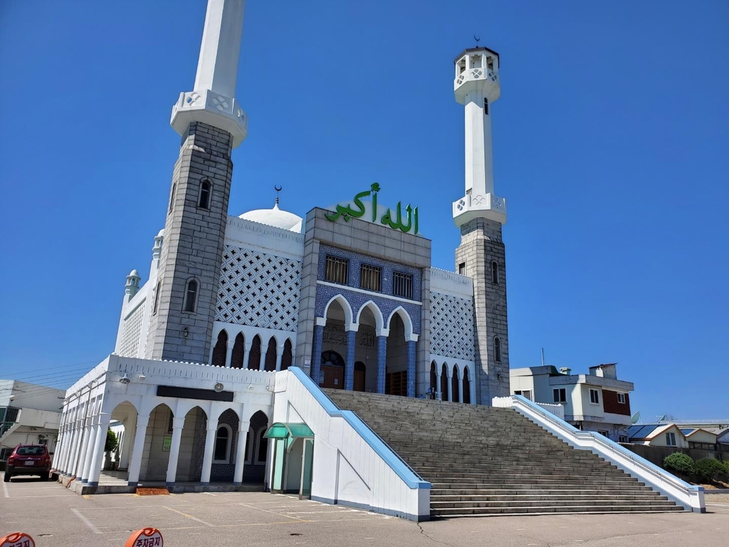 한산한 모습의 이슬람교 서울중앙성원
