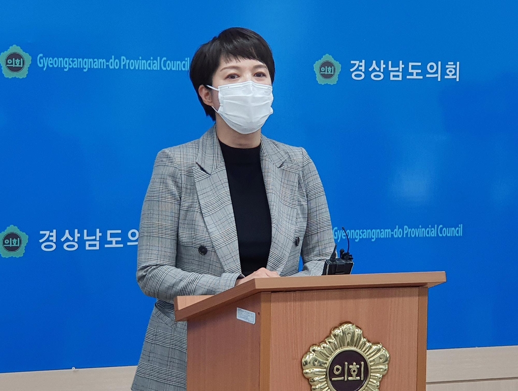 경남 방문한 김은혜
