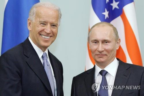2011년 3월 부통령 신분으로 푸틴 대통령 만난 바이든(왼쪽)