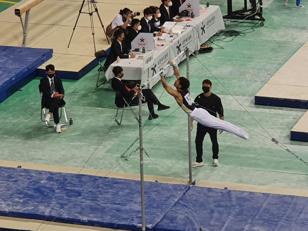 문건영의 철봉 연기