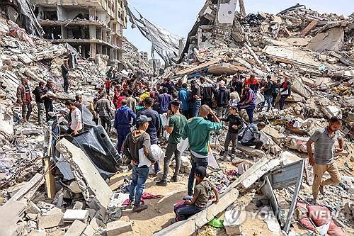 가자지구 북부에서 이스라엘과 하마스 교전으로 파괴된 건물