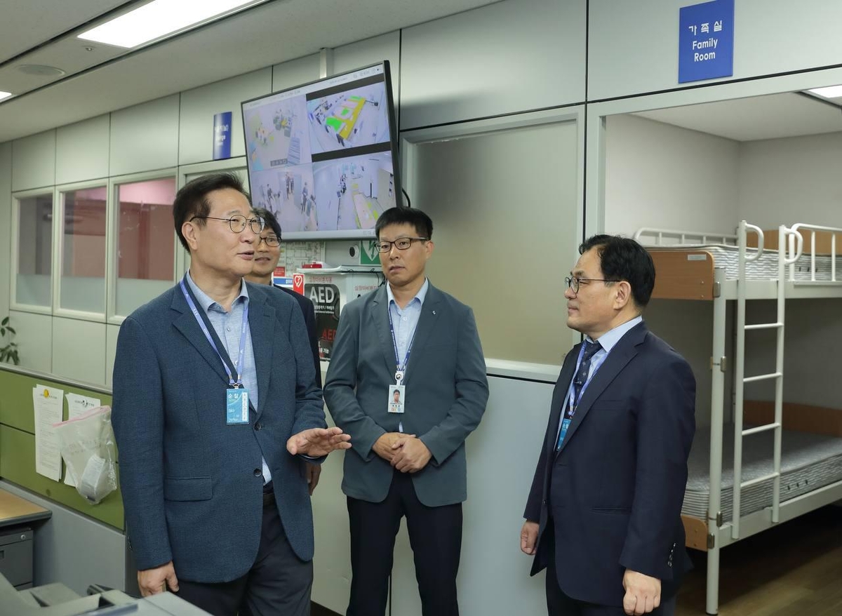 인천공항출입국·외국인청 정책현장 방문한 박성재 법무부 장관