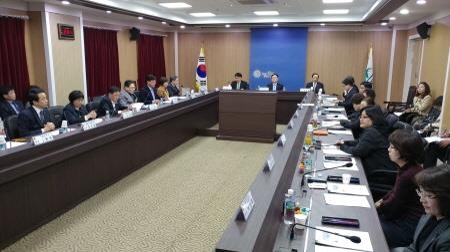 충북도의회, 충북 공공의료 활성화를 위한 간담회 개최 - 1