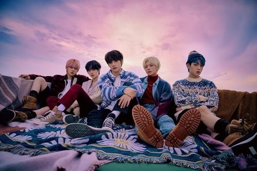 TXT se sitúa a la cabeza del listado semanal de álbumes de Oricon