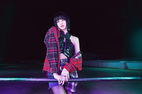 La foto, proporcionada por YG Entertainment, muestra a Lisa, una integrante del grupo femenino de K-pop BLACKPINK. (Prohibida su reventa y archivo)