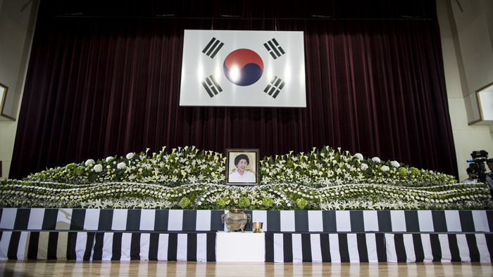 이희호 여사 사회장 엄수…DJ 곁에서 영면
